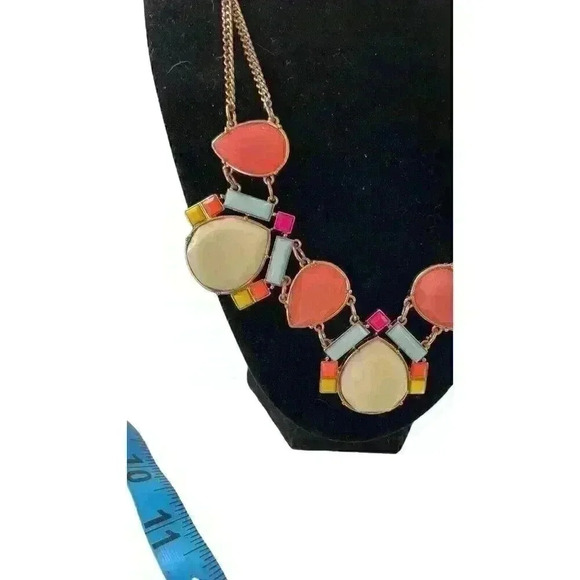 Mila 17 inch Acrylic Multicolored Statement Necklace VTG - Picture 3 of 5